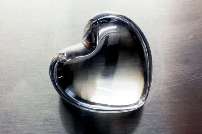 Wine Stopper with Crystal Heart Shaped Top