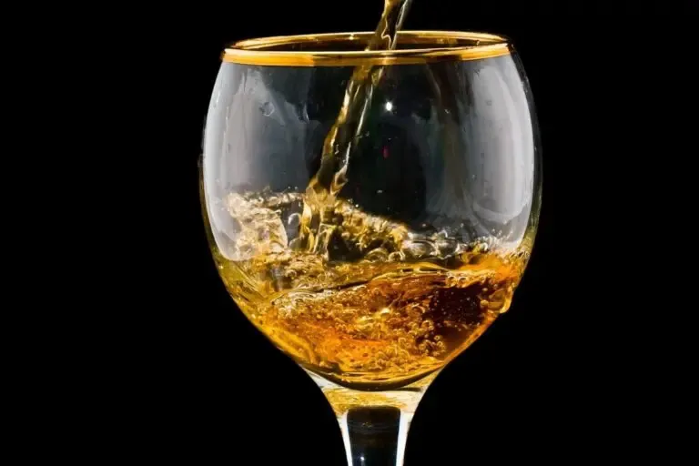 Gold Heart Shaped Wine Stopper with Star Center