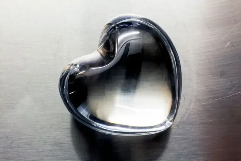 Wine Stopper with Crystal Heart Shaped Top