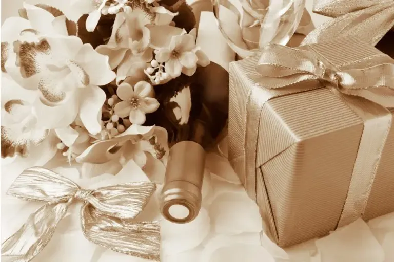 Best Novelty Gifts For Wine Enthusiasts